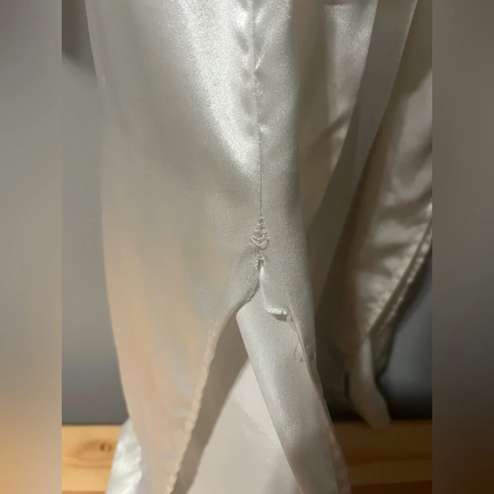 Victorias Secret Gold Label Robe - Picture 6 of 6